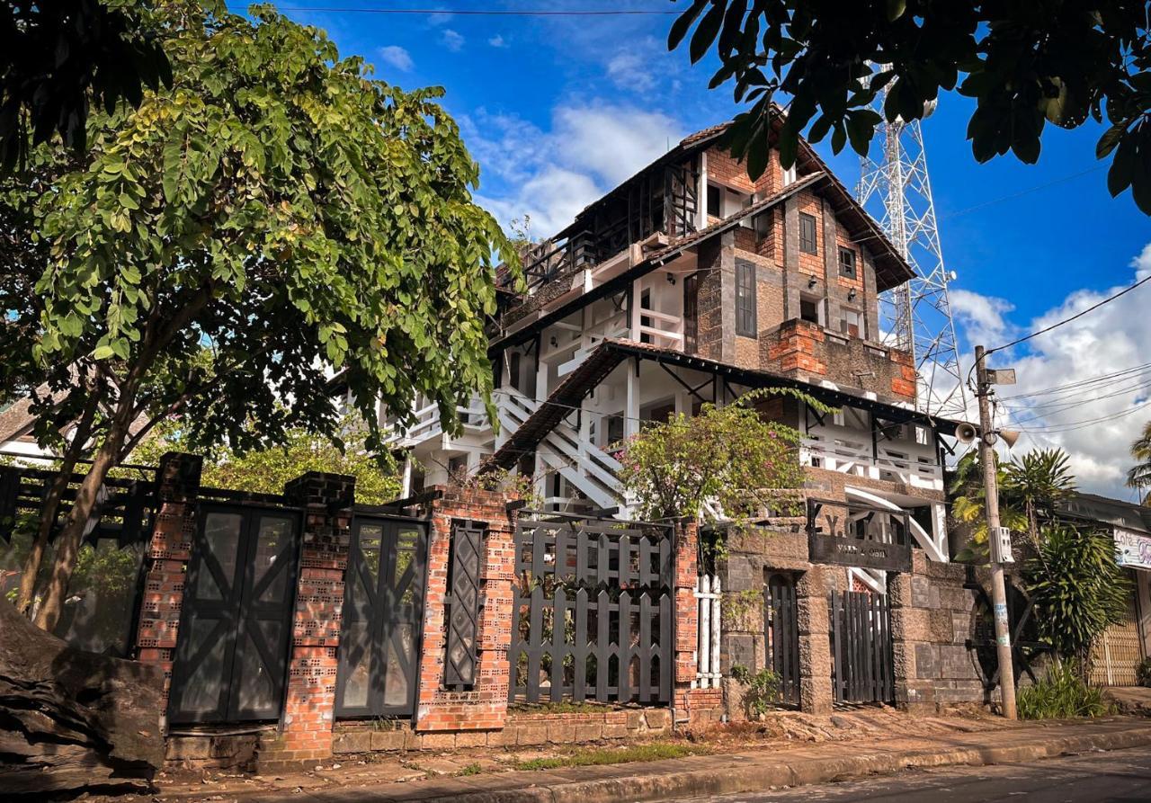 Y.O Inn Kon Tum  Exterior foto
