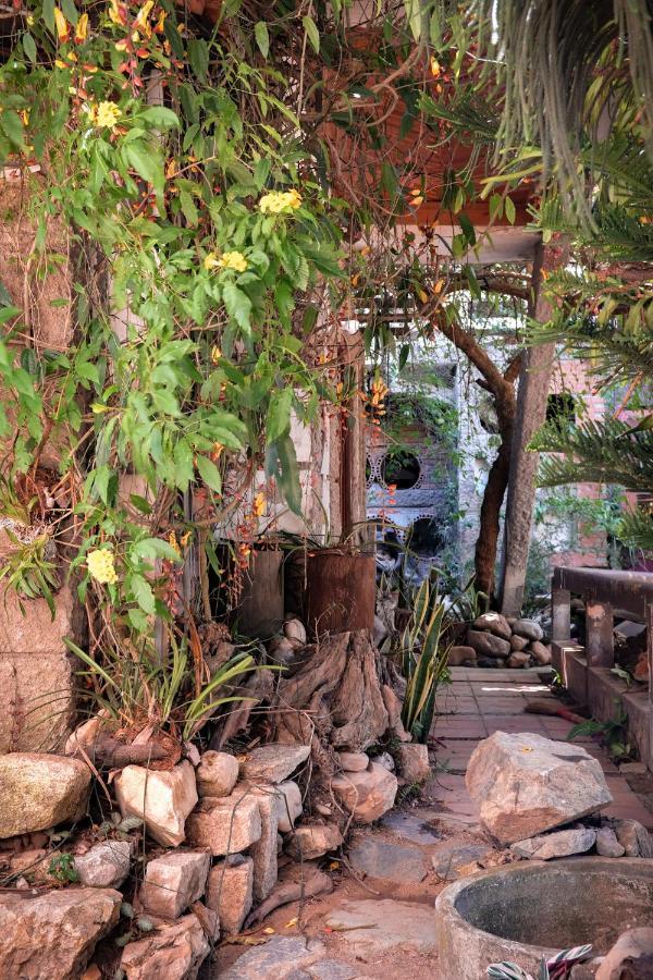 Y.O Inn Kon Tum  Exterior foto